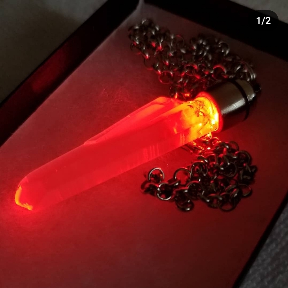 Light Up Kyber Crystal Necklace Star Wars